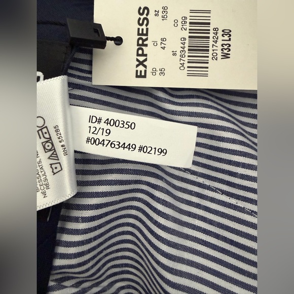 NWT Express Men's Dark Gray Dress Pants
Size 33x30 - Picture 4 of 4